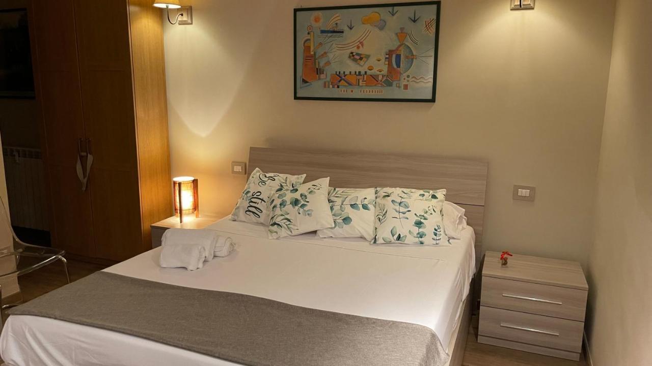 Frank Host Lux , Metro A A 50 M, Simple Check-in Con Codice A Qualsiasi Orario Apartamento Roma